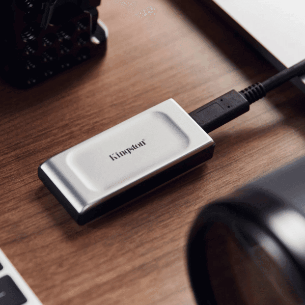 O cung SSD di dong Kingston XS2000 Ổ cứng SSD di động Kingston XS2000