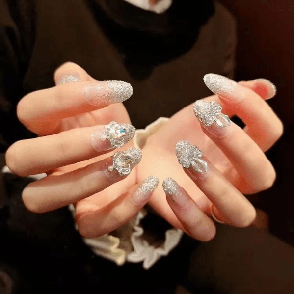 Set 24 Móng Tay Giả Đính Đá Xinh Xắn Cho Nữ