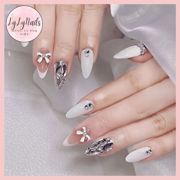 móng tay giả Nailbox, thiết kế đính đá
